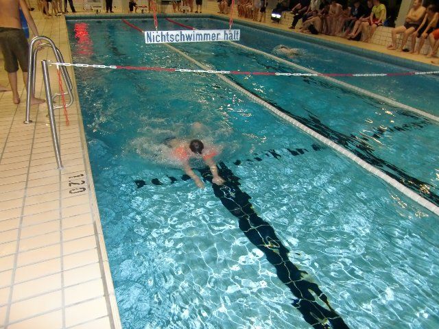 Schwimmwettkampf2010  012
